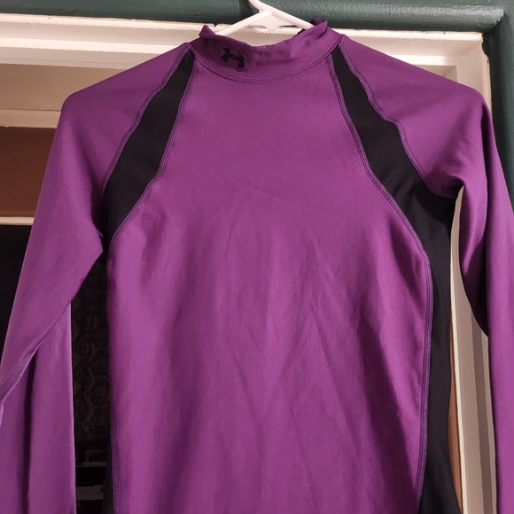 Purple & black Under Armor Fitted under shirt - Picture 2 of 9